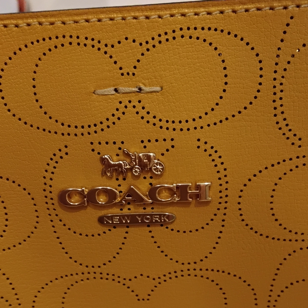 Coach Mustard Yellow Shoulder Bag and Matching Wallet - Picture 4 of 6